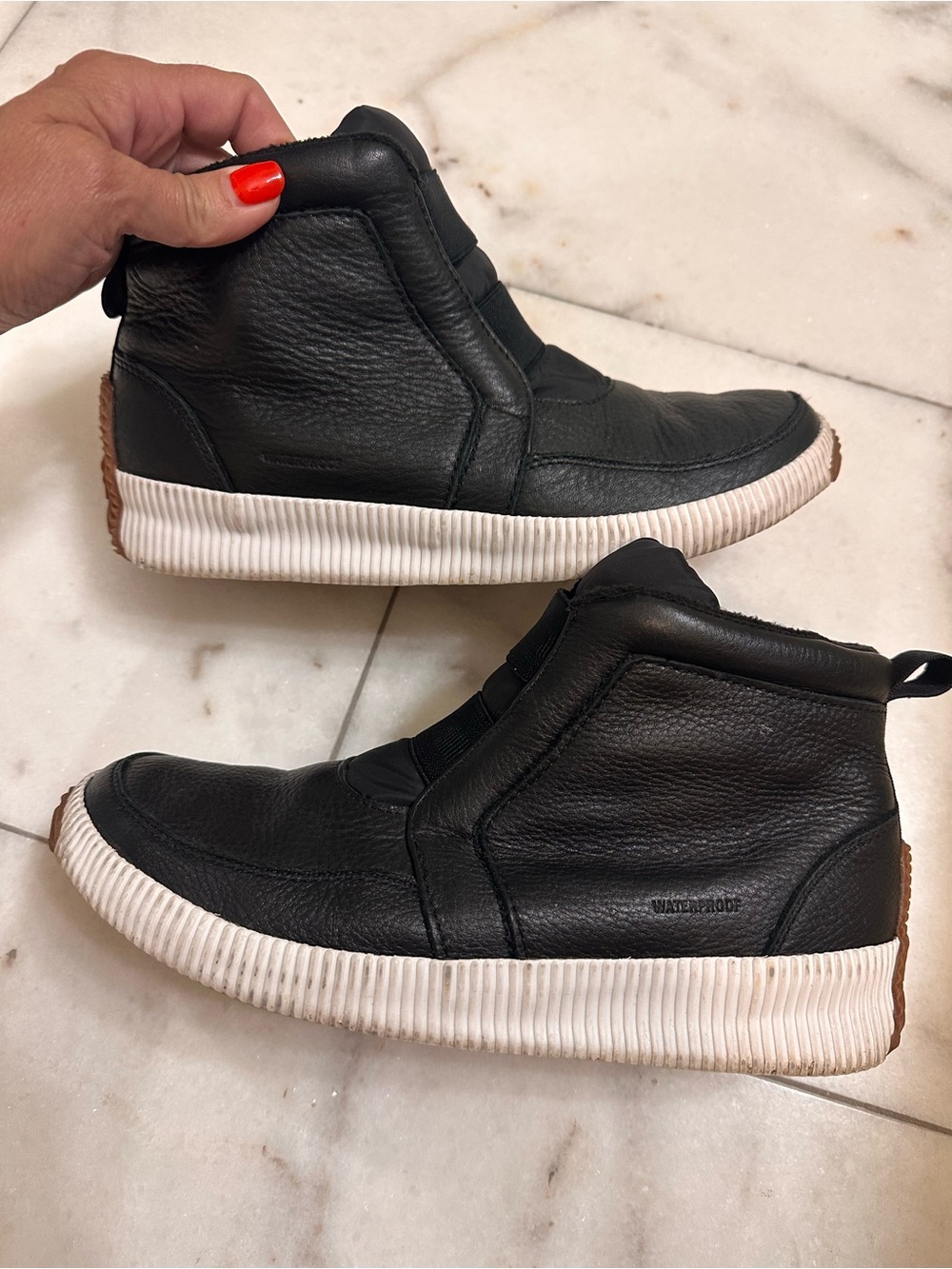 Sorel Black Leather Chukka Boots with White Ribbed Sole (Out N’ About)